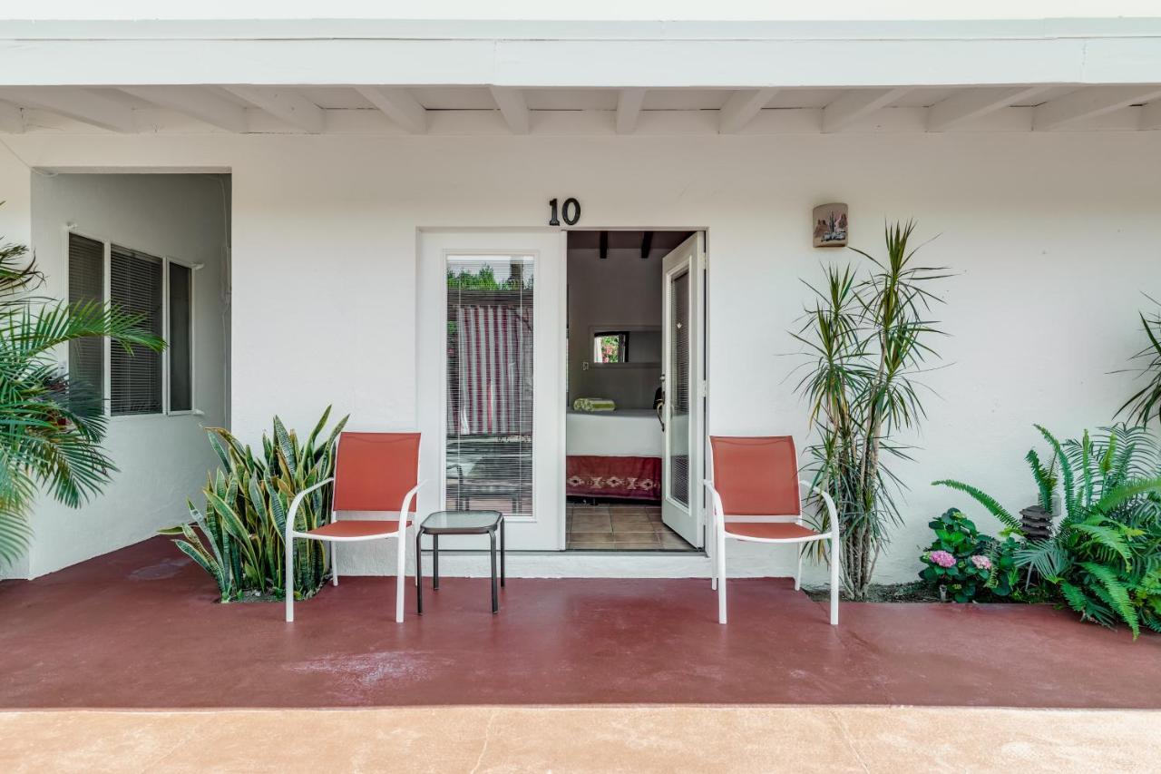 Float Palm Springs - Adults Only Hotel Exterior photo